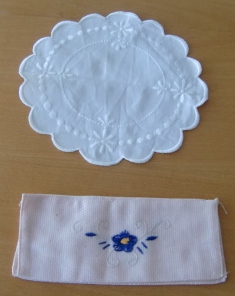 M750M A handkerchief bag and a doily